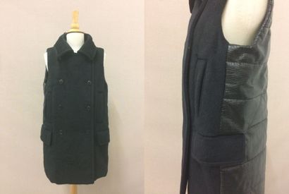 Max MARA


Veste à double boutonnage noire...