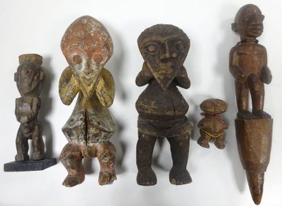 Ensemble de cinq sujets anthropomorphes en...