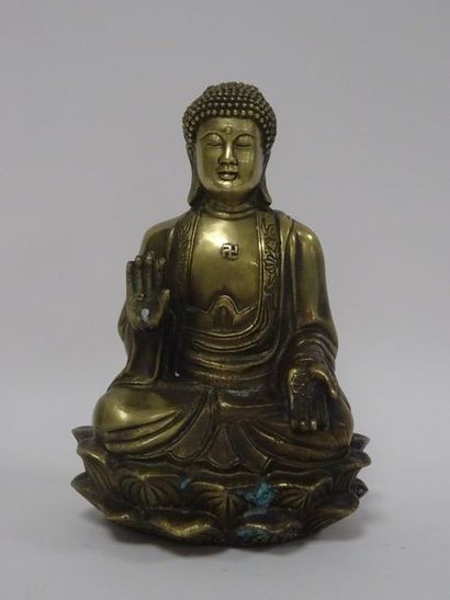 Bouddha bénissant. 

Epreuve en bronze à...