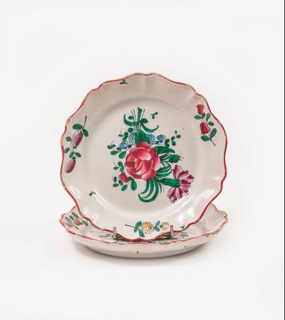 EST DE LA FRANCE


Deux assiettes chantournées...