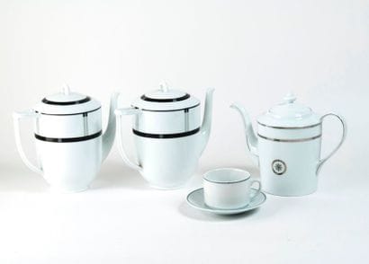 BERNARDAUD, Limoges


Deux théières, modèle...