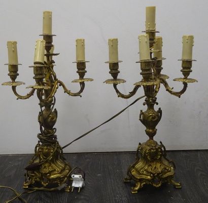 Paire de candélabres en métal doré à cinq...