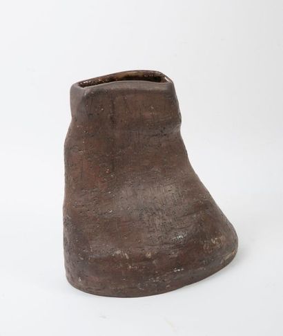 Ecole du XXème siècle

Vase. 

Terre cuite...