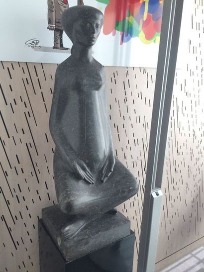École moderne (XXème)

Femme assise en tailleur.

Sculpture...