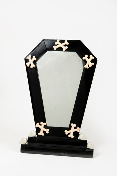 EMMEDUE, Murano


Miroir en verre, la monture...