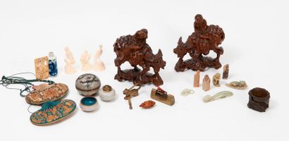 CHINE, XXème siècle


Trois pièces en jade...