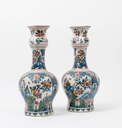 DELFT, fin du XIXème siècle


Paire de vases...
