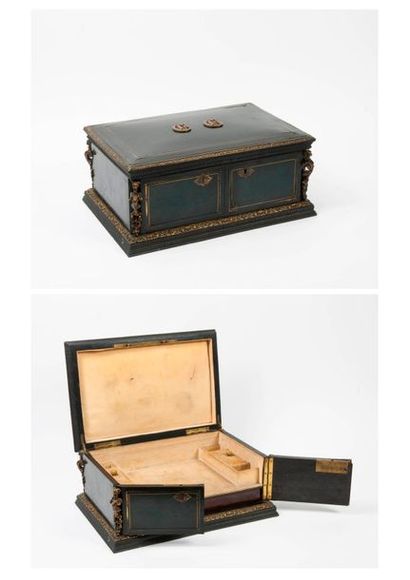 Coffret en placage de bois noirci et bronze...