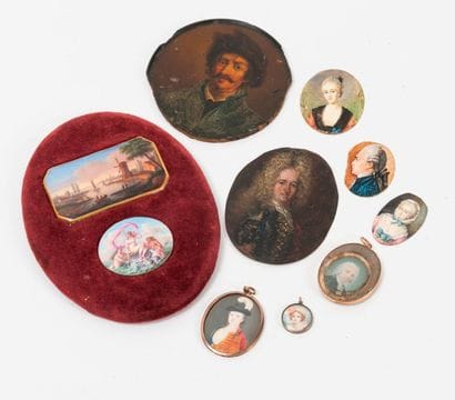 Ensemble de dix miniatures :

- Homme à la...
