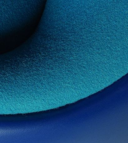 BINOME
Acari, 2019.
Fauteuil capsule en fibre...