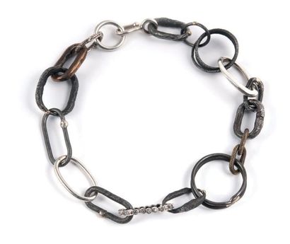 GRISONI Jean (né en 1950)
CH C 790.
Collier...