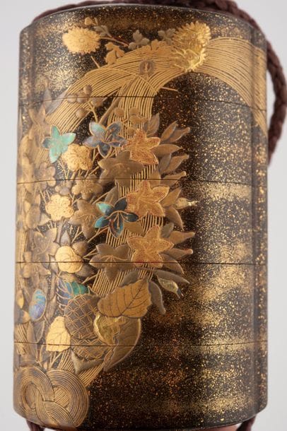 JAPON - Époque EDO (1603-1868)
Inro à quatre...