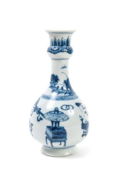 CHINE - Époque KANGXI (1662-1722)
Vase bouteille...