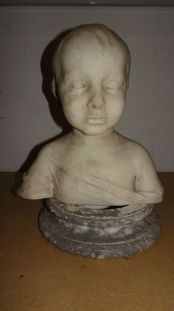 D'après DONATELLO


Buste d'enfant en marbre...