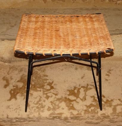 FRANCE, vers 1960-1970


Petite table basse...