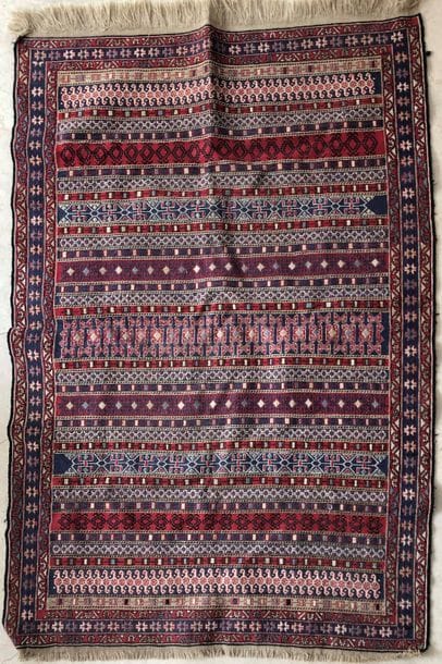 TURQUIE


Tapis en laine à décor de bandes...
