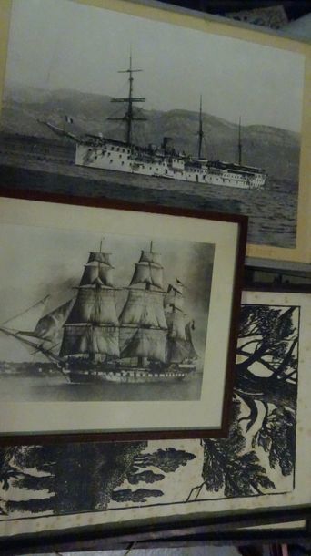 Mannette de photos et gravures de bateau...