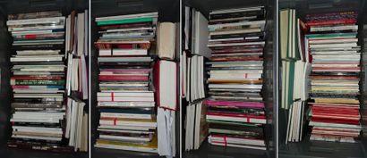 4 caisses de documentation, livres d'art...