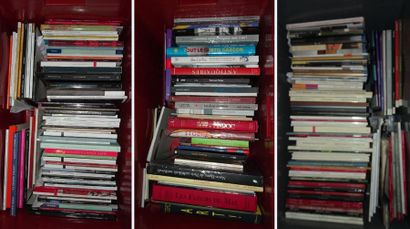 3 caisses de livres d'art et de catalogues...