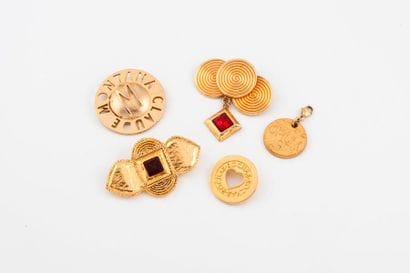 Lot de 4 broches en métal doré comprenant...