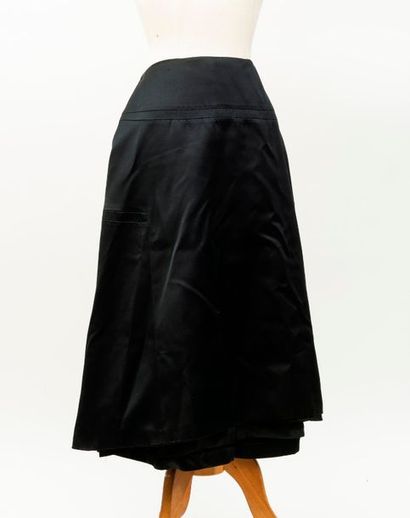 Jil SANDER


Jupe midi légèrement trapèze...