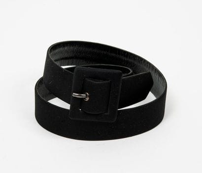 Yves Saint LAURENT


Ceinture en satin noir...