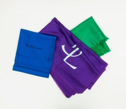 Yves Saint LAURENT


Lot de trois carrés...