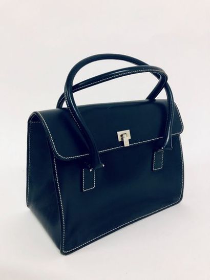 LAMBERTSON TRUEX 


Sac en cuir lisse bleu...