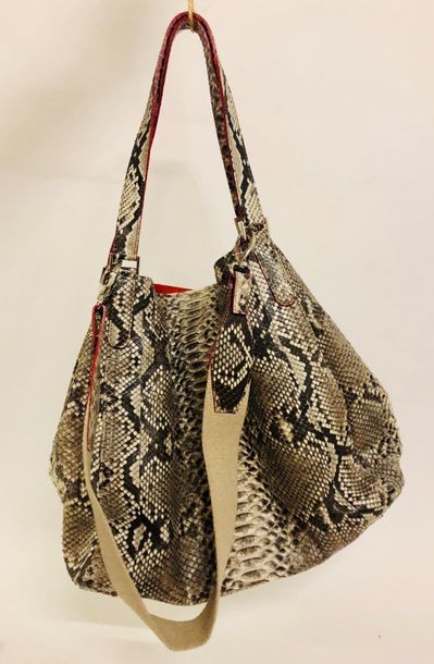CAROLINE DE MARCHI 


Sac cabas en cuir façon...
