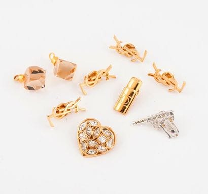 Yves Saint LAURENT


Lot de sept pin's comprenant...
