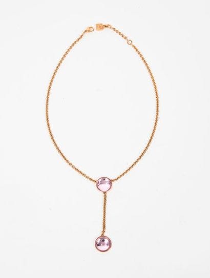 LALIQUE


Collier en métal doré avec cabochons...