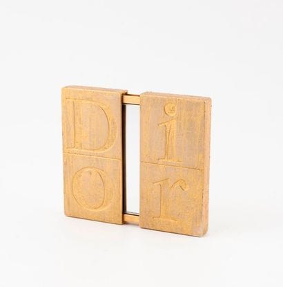 Christian DIOR Parfums


Miroir de sac en...