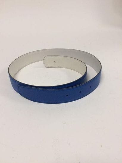 HERMES


Ceinture bleu pétrole en cuir. 

Longueur...