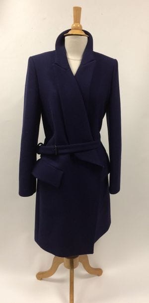 CHLOE


Long manteau en laine bleue encre....