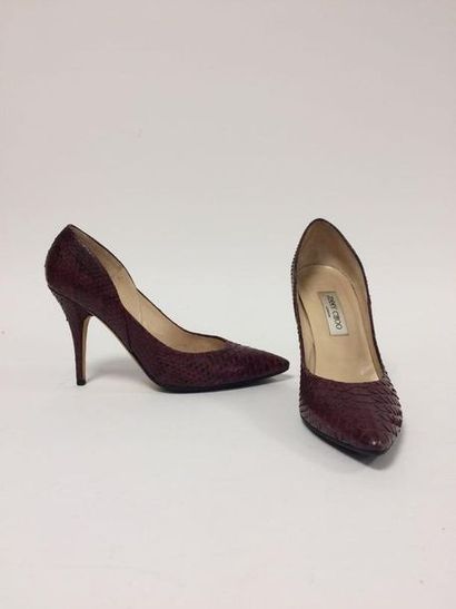 Jimmy CHOO


Paire d'escarpins de couleur...