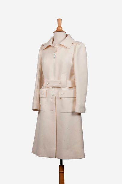 COURREGES PARIS

Manteau 3/4 en crêpe de...