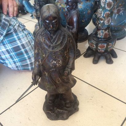 CHINE, XXème siècle

Guerrier en bronze à...