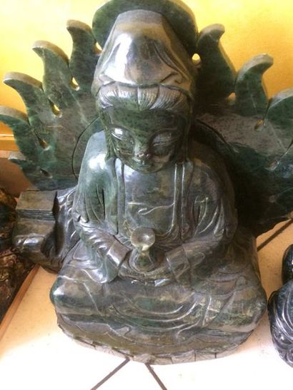 CHINE, XXème siècle

Guanyin assise en padmasana...