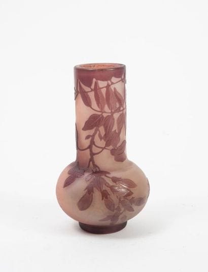Établissements Émile GALLÉ, 


Vase en verre...