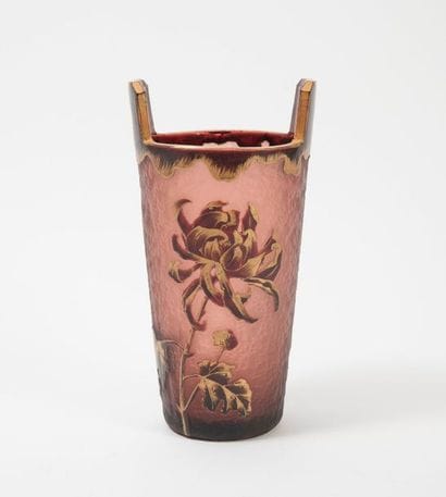 MONTJOYE (Verreries de Saint-Denis) 


Vase...