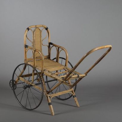 Charrette à bras de promenade d'enfant ou...