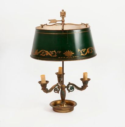 Lampe bouillotte en bronze doré à trois bras...