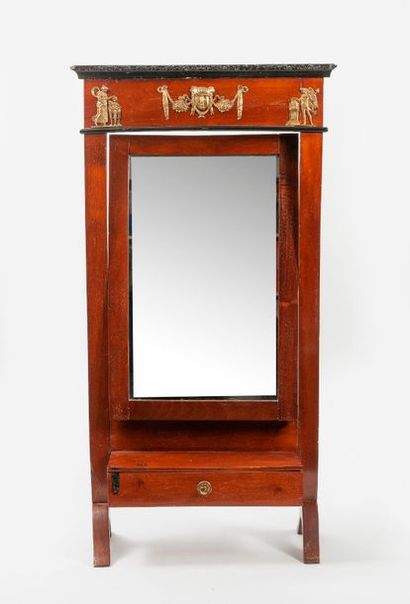 Psyché de table en bois teinté acajou et...