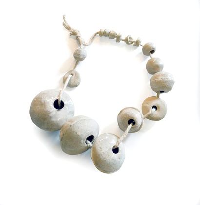 DELAROQUE Lili 


L'Écume. 2019.

Collier...