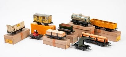 JEP

Lot de 9 wagons (échelle O) en tôle...