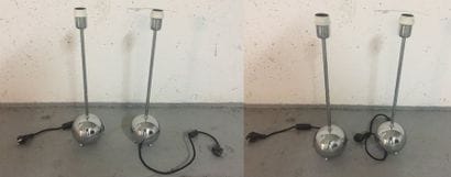 Quatre de lampes de chevet en acier chromé...