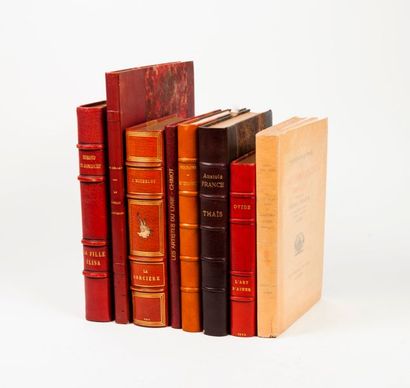 Lot de huit livres reliés ou brochés :

-...