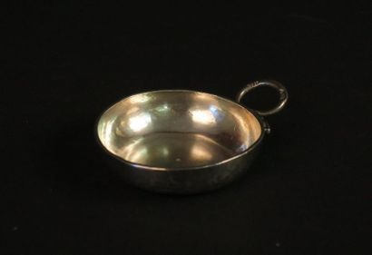 Tasse à vin en argent uni, anse serpent....