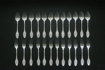 Série de douze cuillers et douze fourchettes...