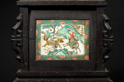 CHINE - XIXe siècle
Jardinière rectangulaire...